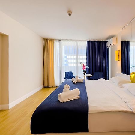 Orbi City Apartment With Sea View Batumi Exterior photo