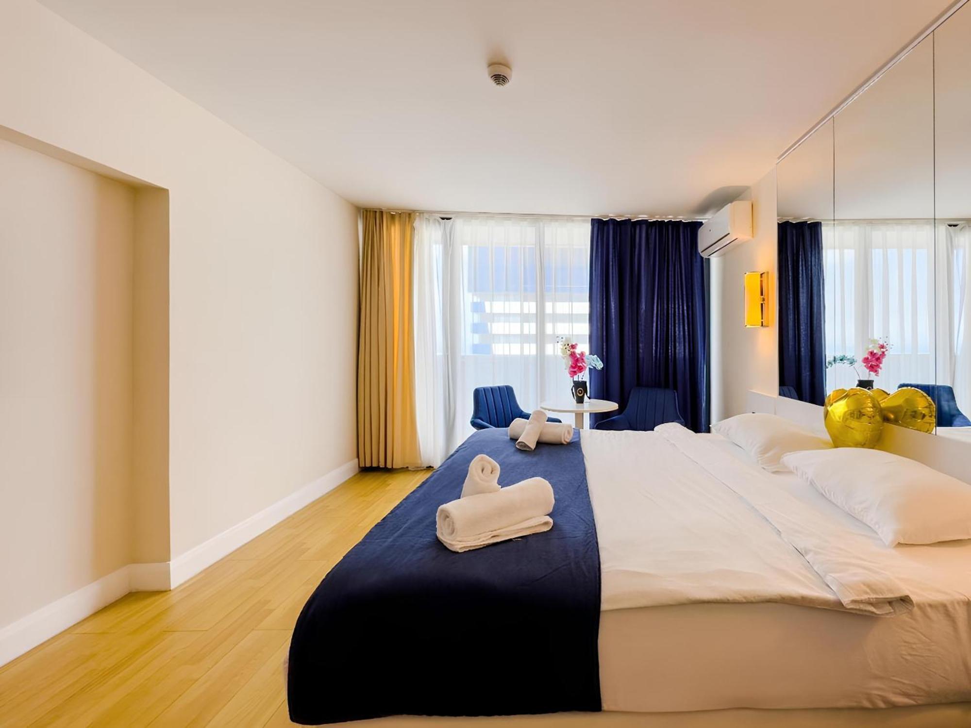Orbi City Apartment With Sea View Batumi Exterior photo