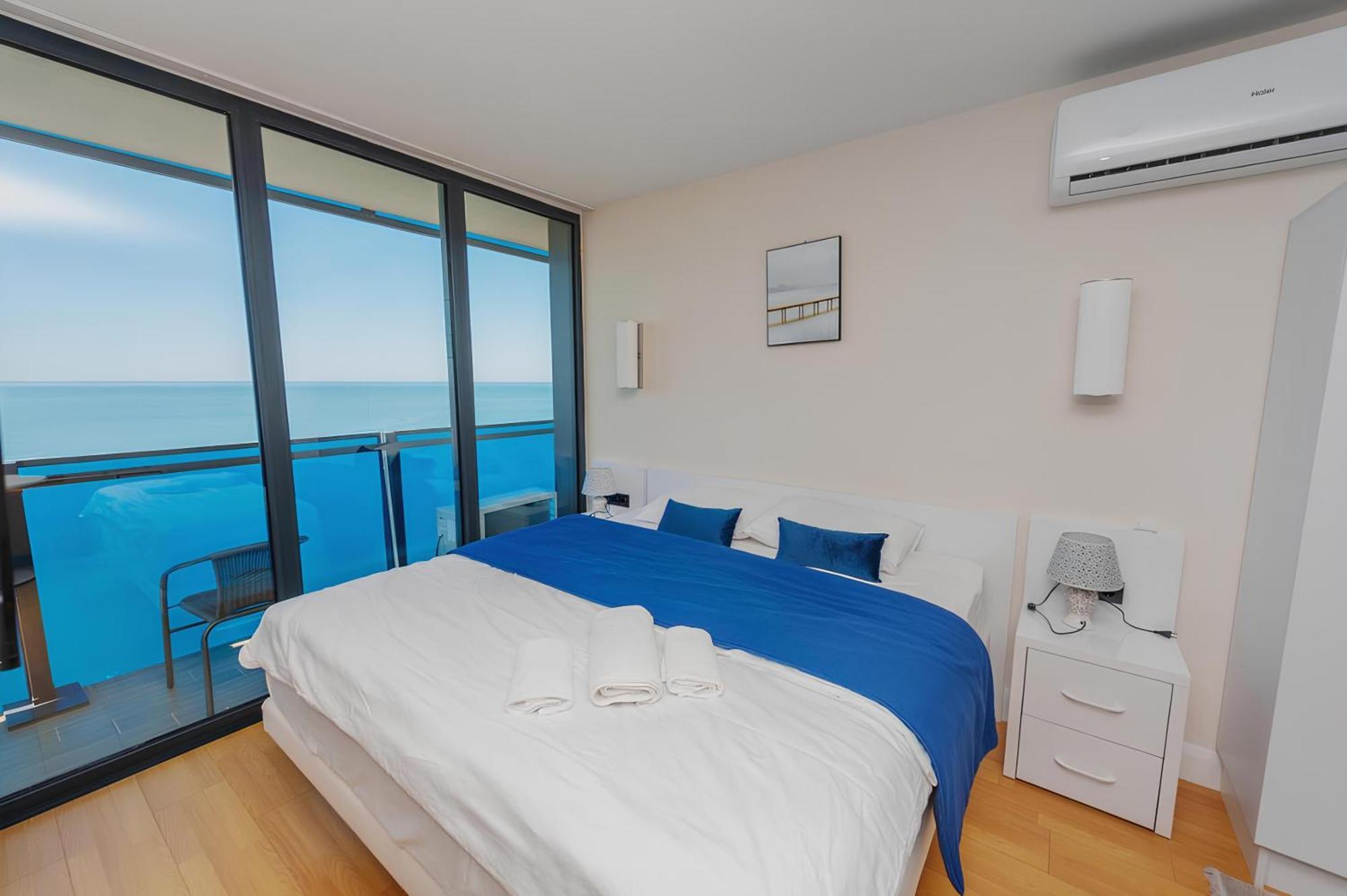 Orbi City Apartment With Sea View Batumi Exterior photo
